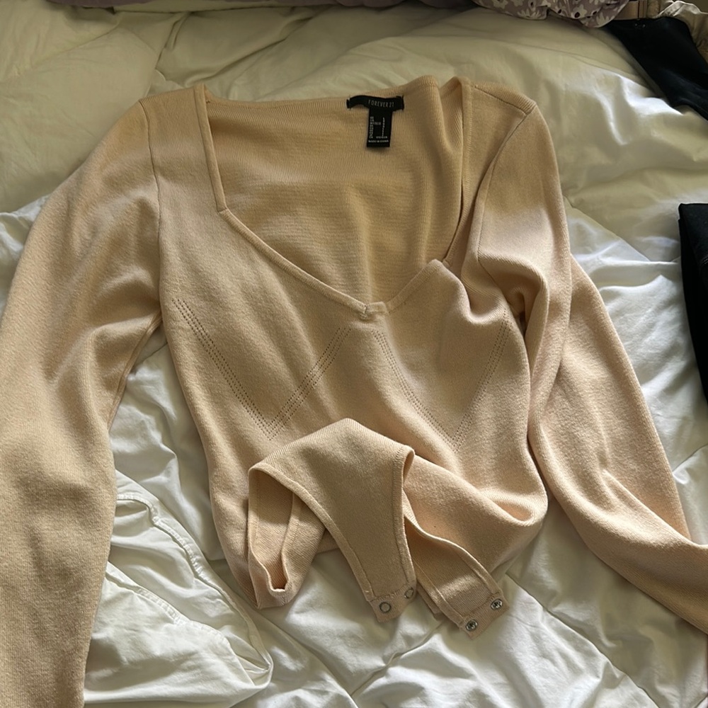 🌸4/$40🌸 Forever 21 Cream V-Neck Sweater